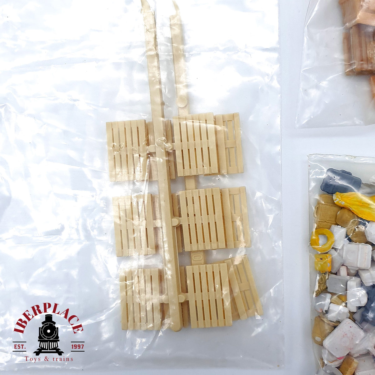 ♻️ 🚂 Figuras accesorios para cargas y almacén de mercancias Escala H0 1:87