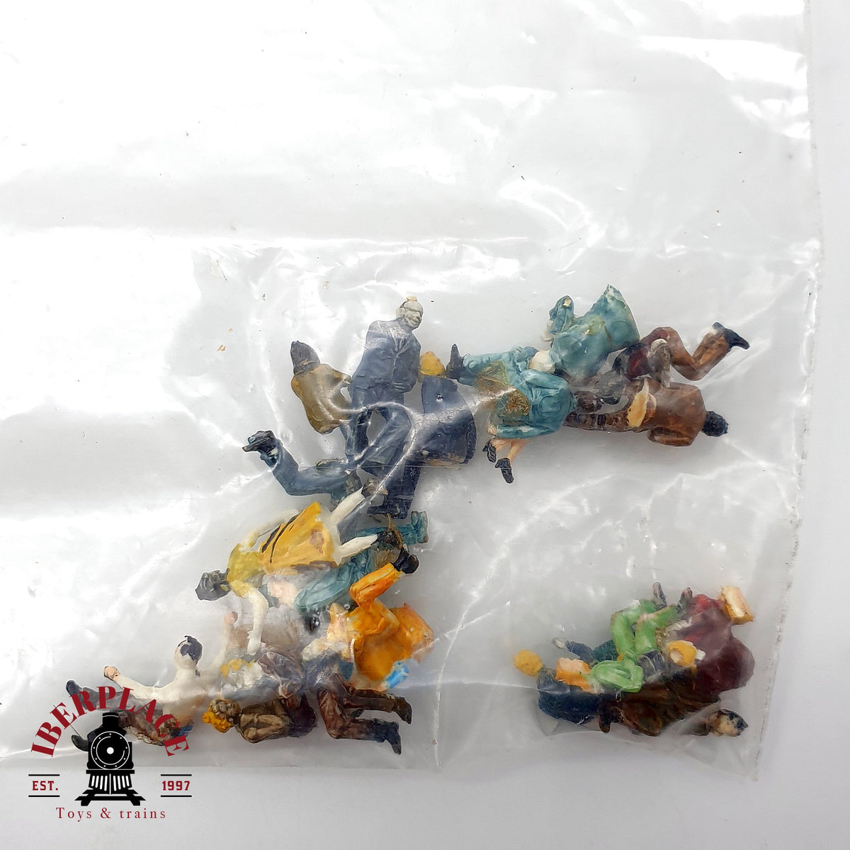 ♻️ 🚂 Figuras Carro De Cosecha Hobbex MH 545 Y Figuras varias oficiales Escala H0 1:87
