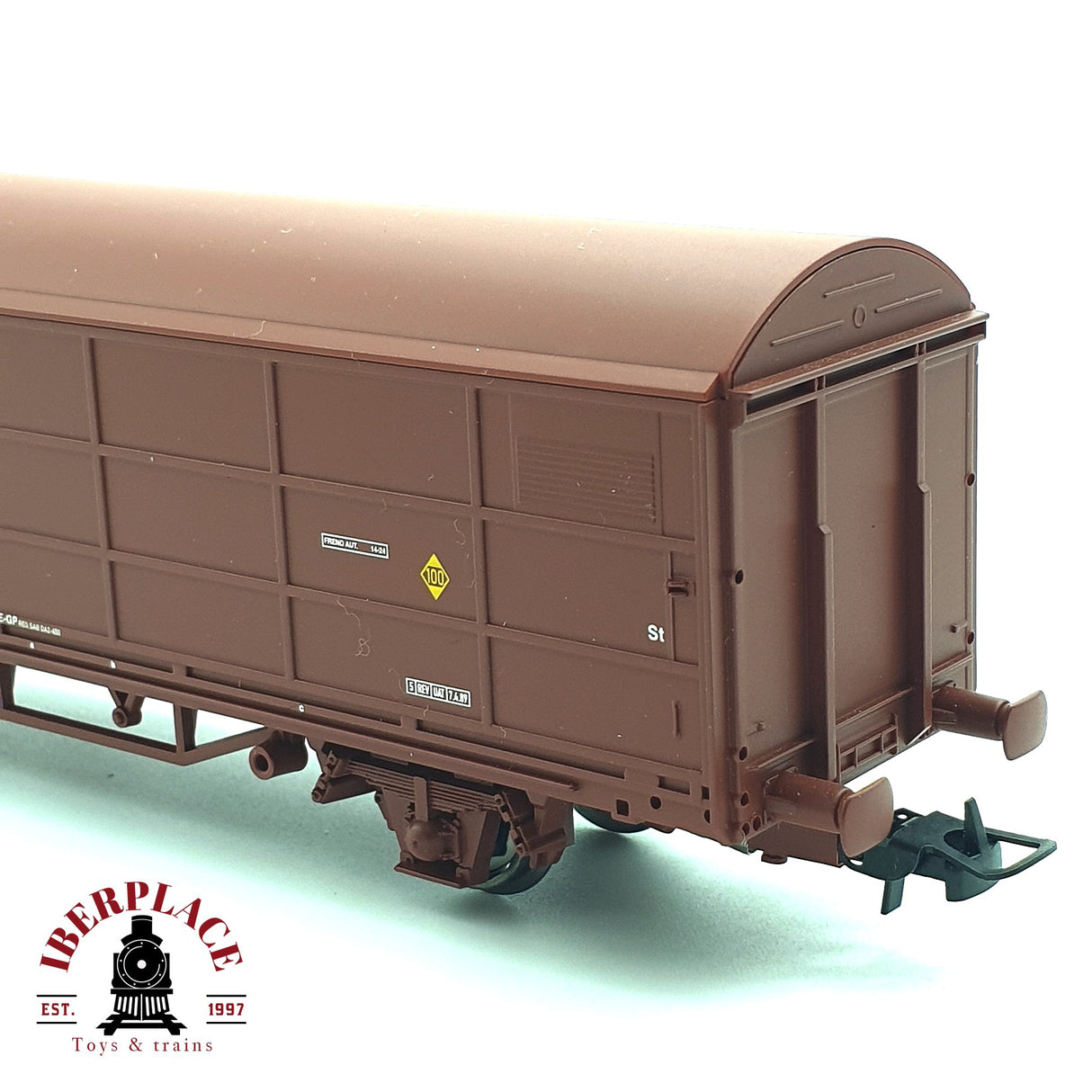 💡DC Electrotren 1761K vagón cerrado JPD Toro y Betolaza Ep V RENFE H0 escala 1:87 A22 3/4