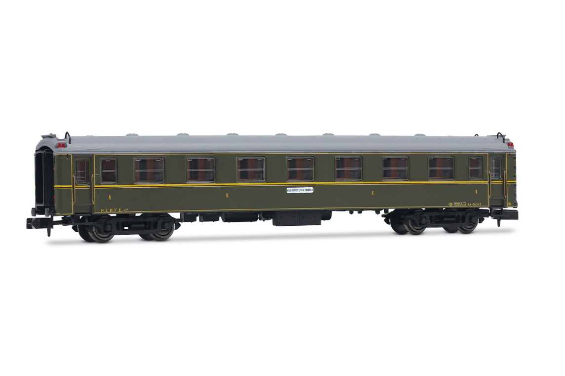 Arnold HN4486 CIWL, set de 3 unidades "Sud-Expreso", set 1/2, compuesto por 1 x DD3 + 1 x AA 5000 en verde con fuelles + 1 x WL, ép. III-IV RENFE N escala 1:160