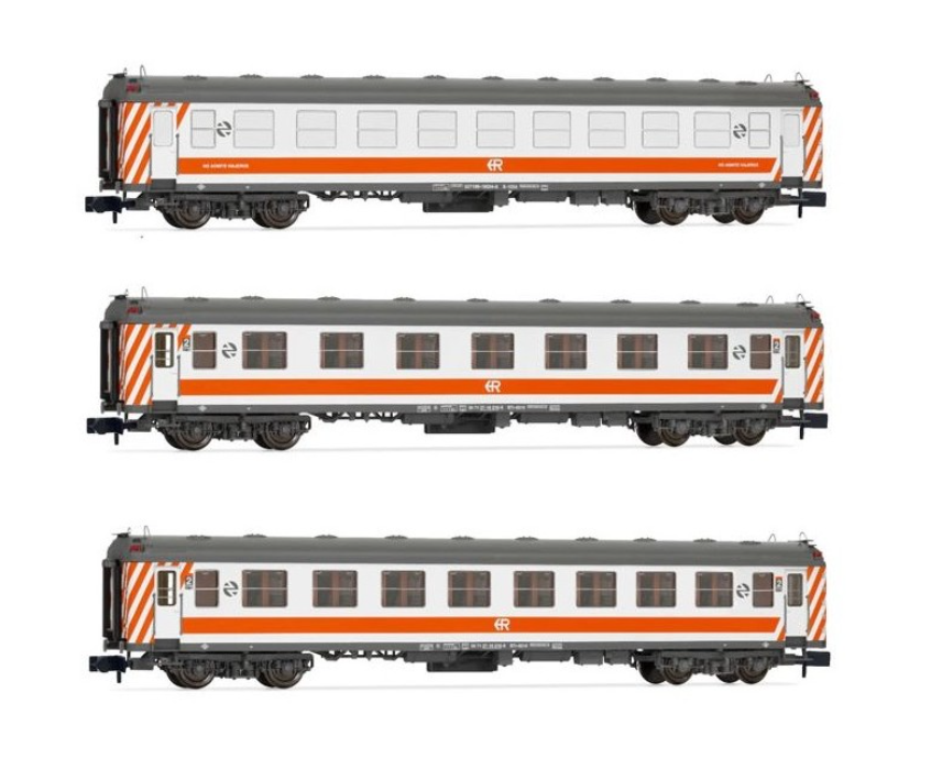Arnold HN4454 Set de 3 Coches de Viajeros Serie 5000 de RENFE "Regionales" (Escala N)