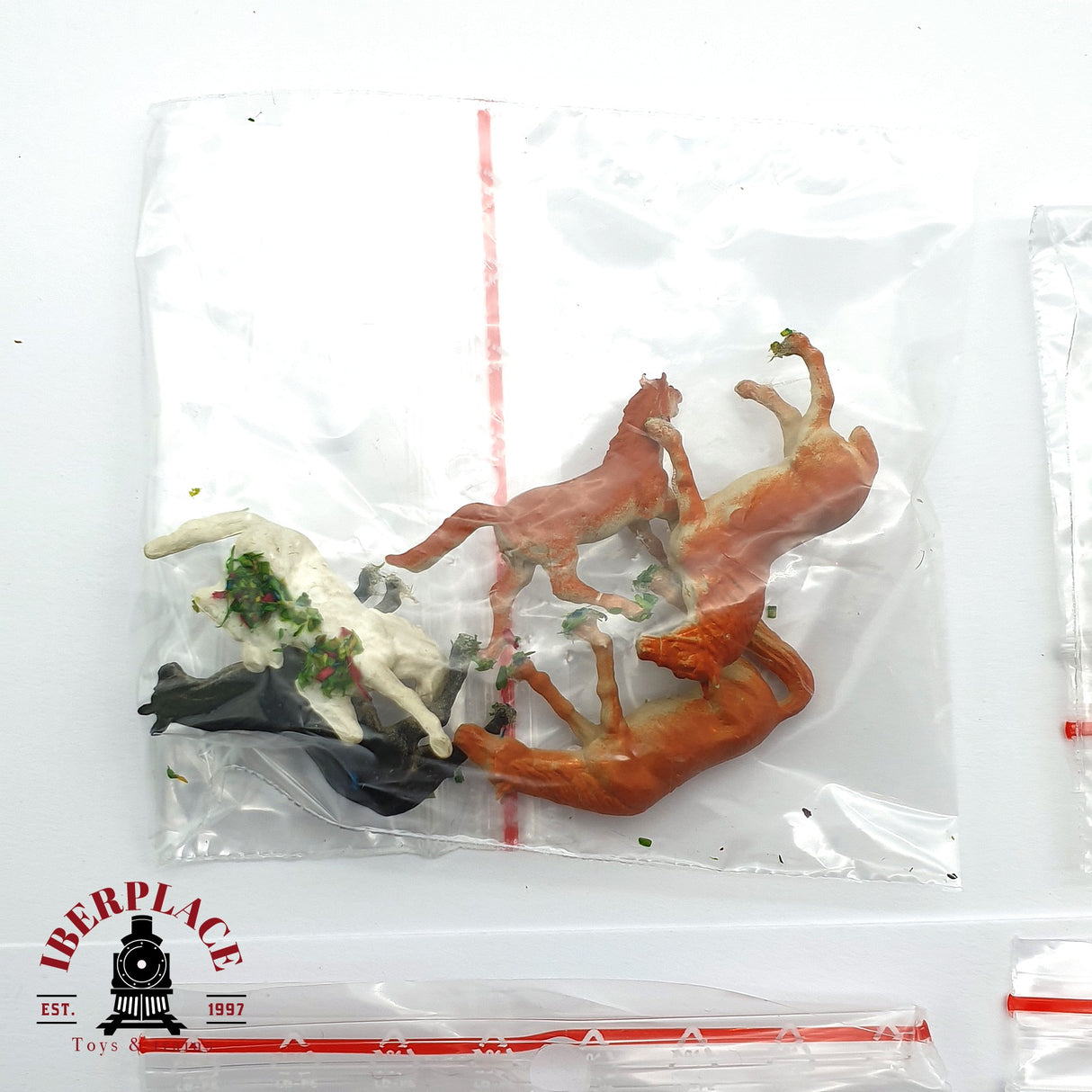 ♻️ 2da mano - Lote Figuras y accesorios para la granja vacas caballos H0 escala 1:87 EH010