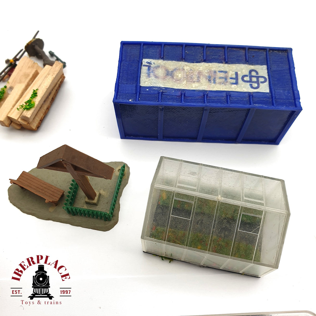 ♻️ 2da mano - Lote Figuras animales contenedor troncos H0 escala 1:87 EH010