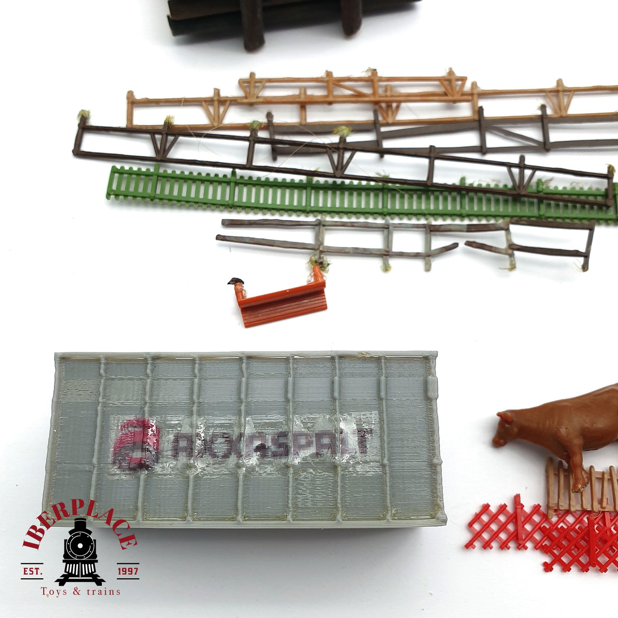 ♻️ 2da mano - Lote Figuras animales contenedor troncos H0 escala 1:87 EH010