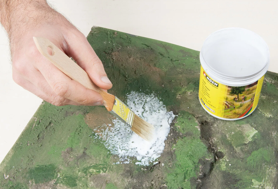 NOCH 08310 Césped Electroestático “Pradera de Verano” – 2,5 mm 20 Gr. para Maquetas de Modelismo Ferroviario