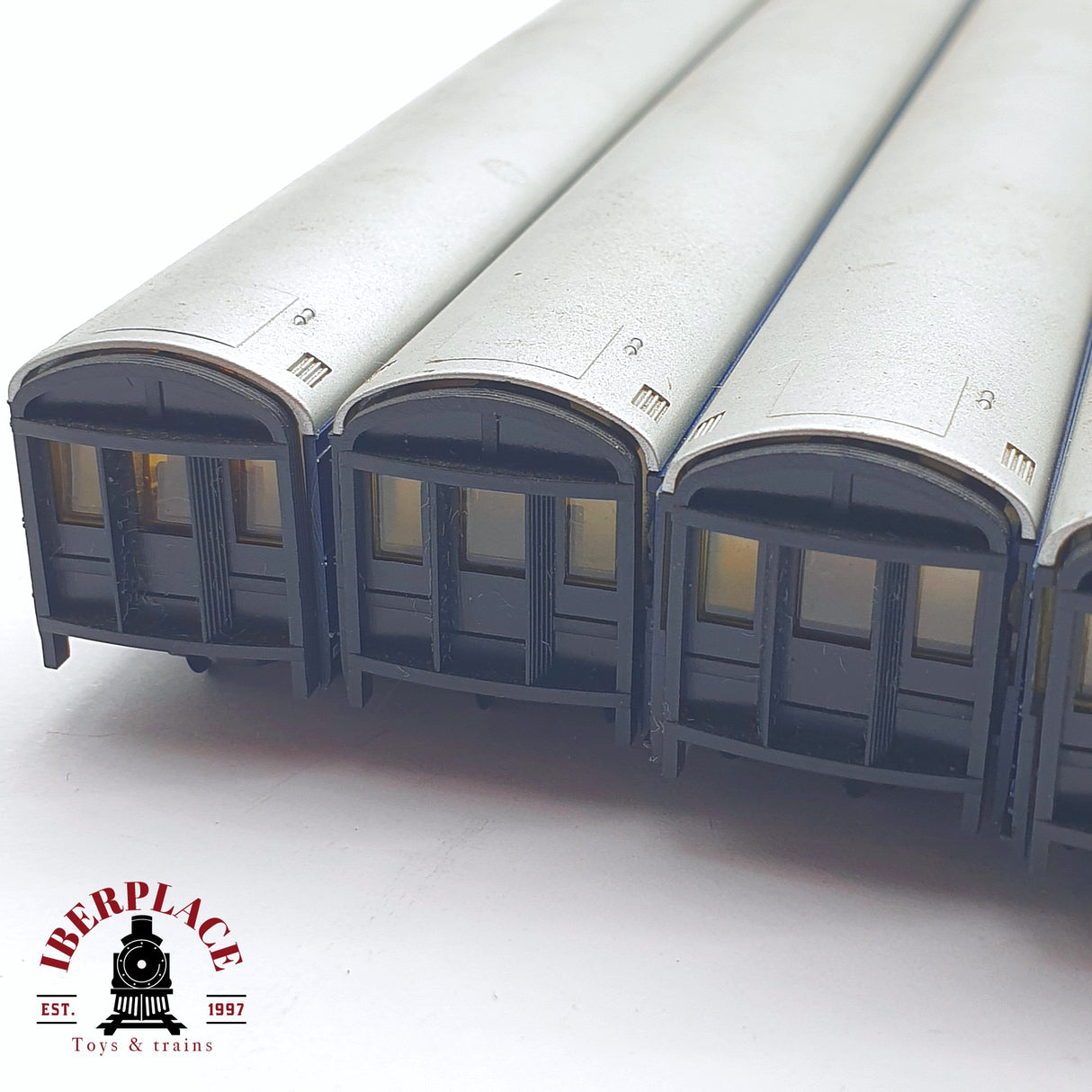 ♻️ 2 mano - Arnold 5x vagones pasajeros DB clase 1-2 N escala 1:160 TEN06