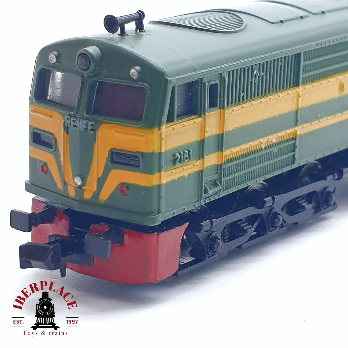 ♻️ 2da mano - IBERTREN Locomotora diesel verde con franja amarilla RENFE 2161 N escala 1:160