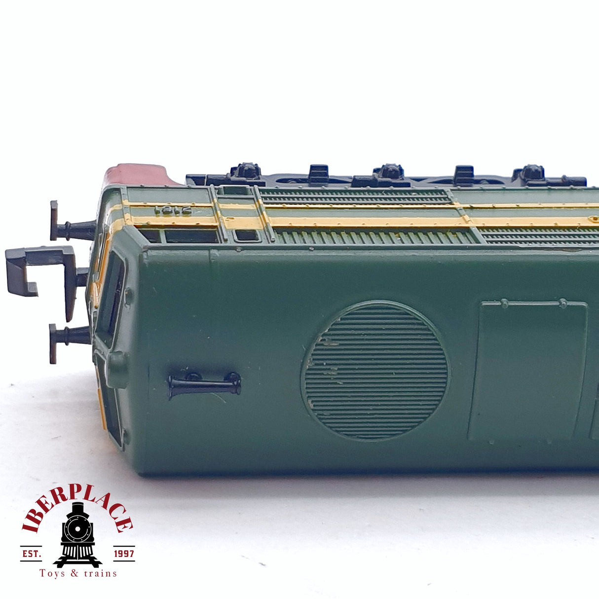 ♻️ 2da mano - IBERTREN Locomotora diesel verde con franja amarilla RENFE 2161 N escala 1:160