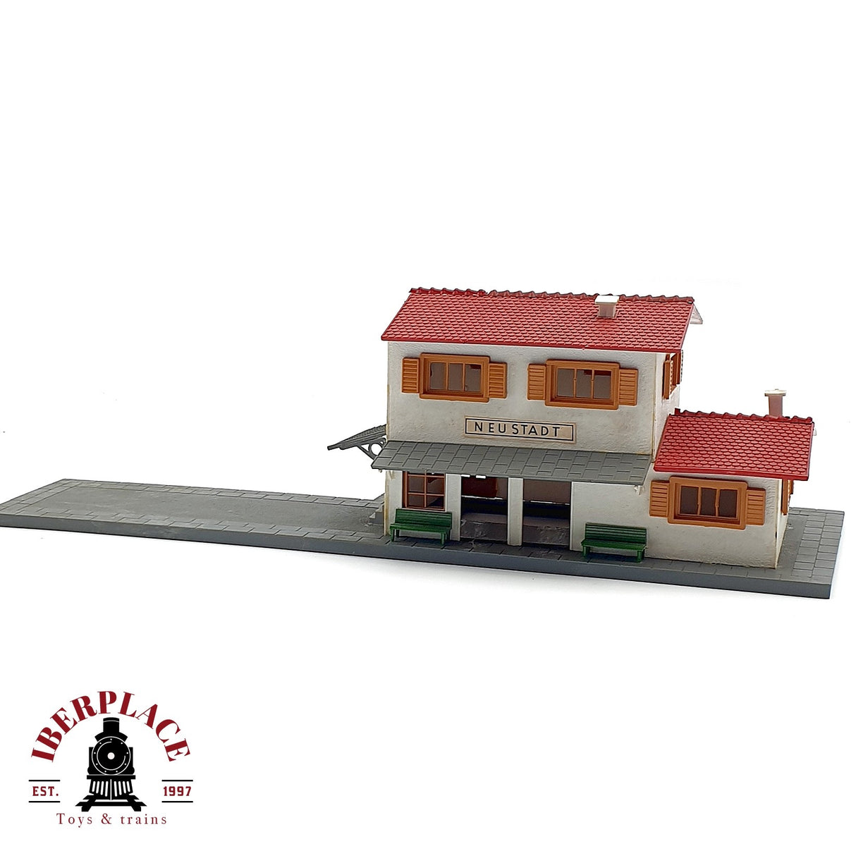 ♻️ Estación de tren de pueblo New Stadt H0 escala 1:87