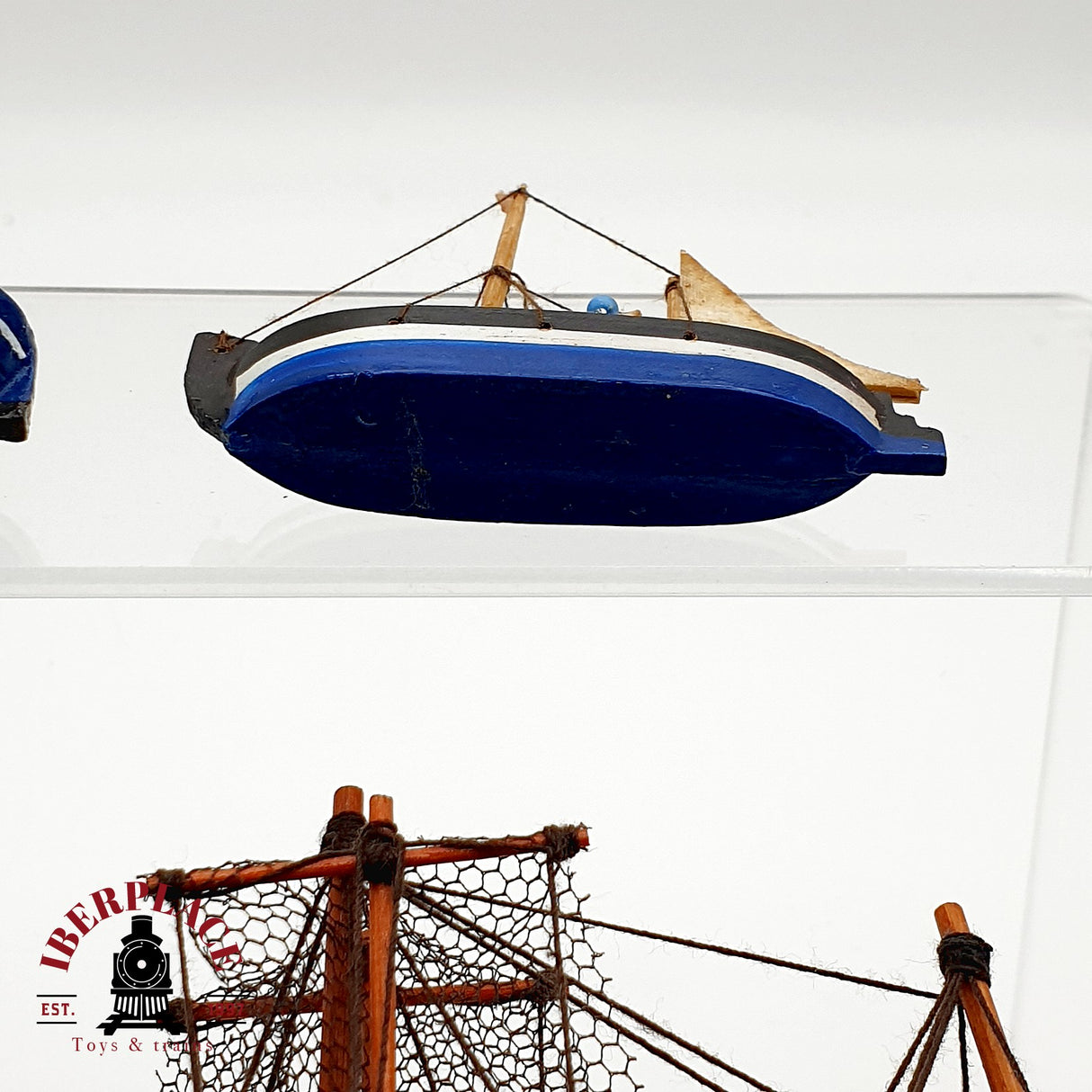 ♻️ 6x barcos de vela de madera y resina para decoración Ca1:100