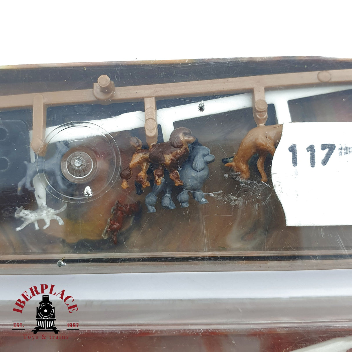 ♻️ 2da mano - Merten 2x Figuras Perros distintas razas H0 escala 1:87 EH09