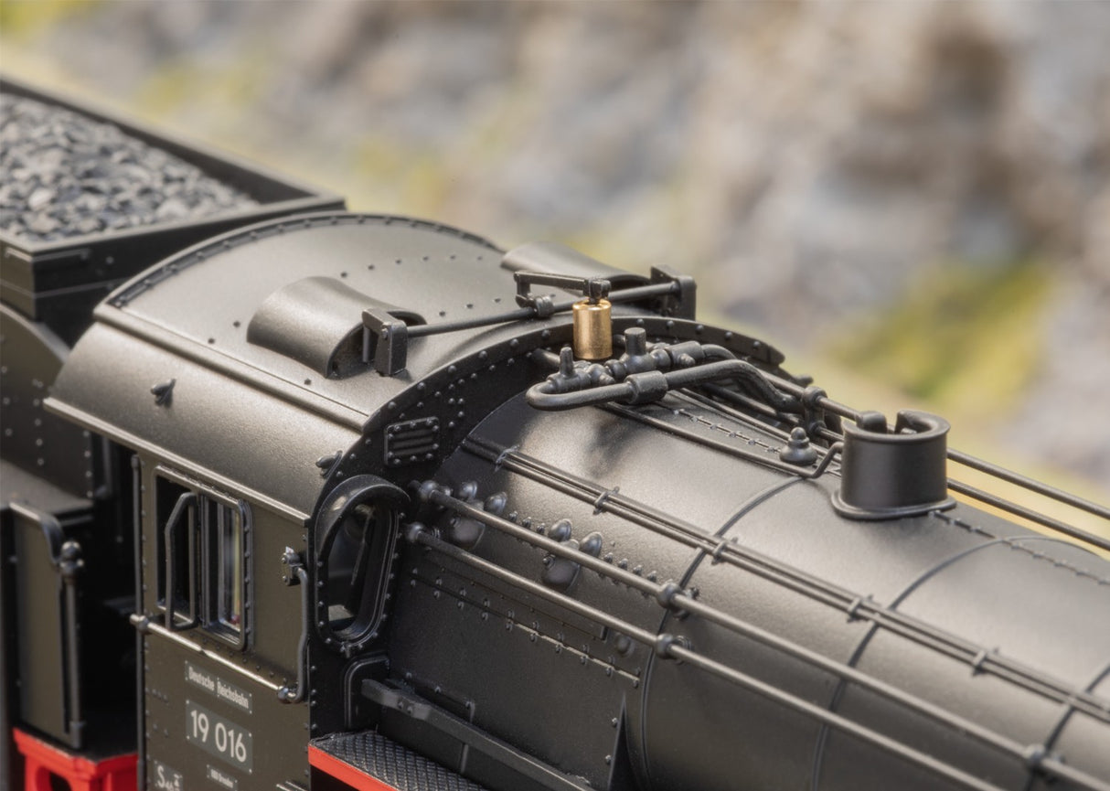 Märklin 38190 Locomotora Vapor Clase 19.0 "Sachsenstolz" Saxon Pride H0 - Modelo Sorpresa 2025 con Sonido mfx+ y Humo Dinámico