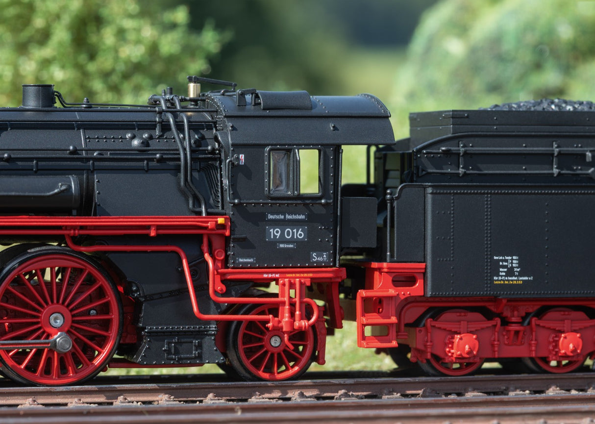 Märklin 38190 Locomotora Vapor Clase 19.0 "Sachsenstolz" Saxon Pride H0 - Modelo Sorpresa 2025 con Sonido mfx+ y Humo Dinámico