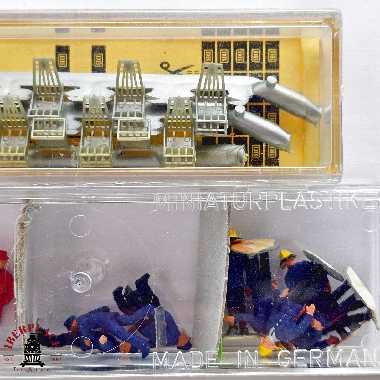 ♻️ 2da mano - 2x Preiser Merten sillas y oficiales H0 escala 1:87 E13