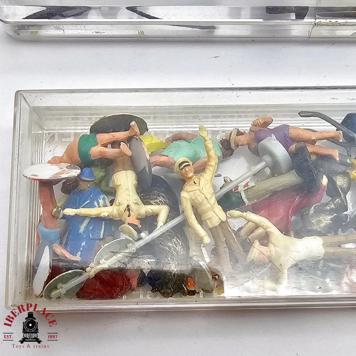 ♻️ 2da mano - Figuras personas bicicletas bancos etc H0 escala 1:87 E13