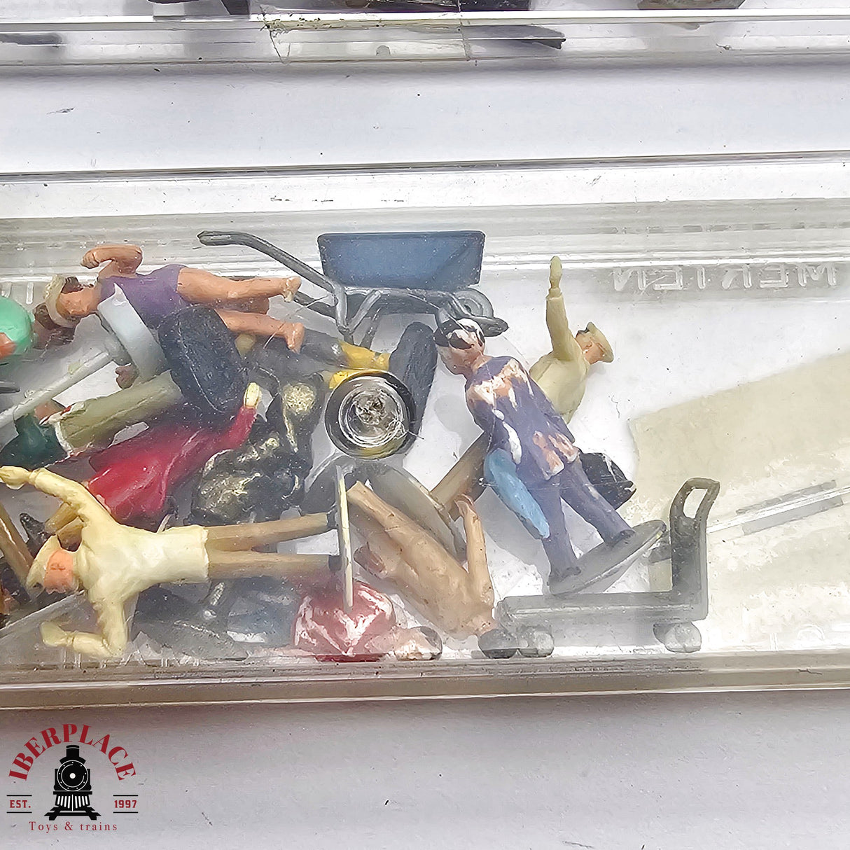 ♻️ 2da mano - Figuras personas bicicletas bancos etc H0 escala 1:87 E13