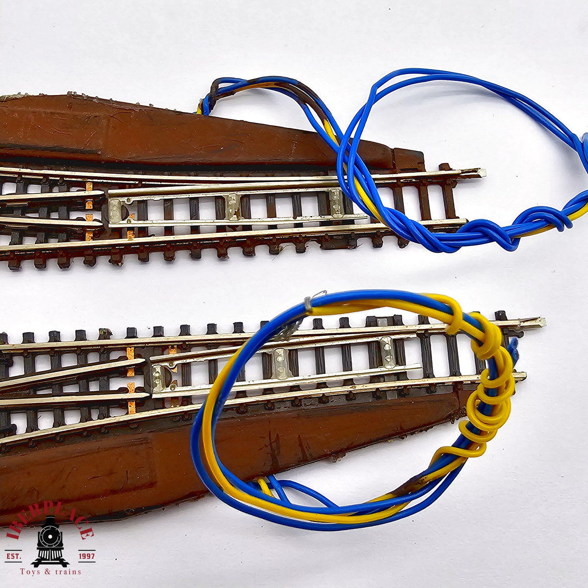 ♻️ 2da mano - Märklin 2x 8561 8564 desvíos izquierda y derecha Z escala 1:220 E14 5/13