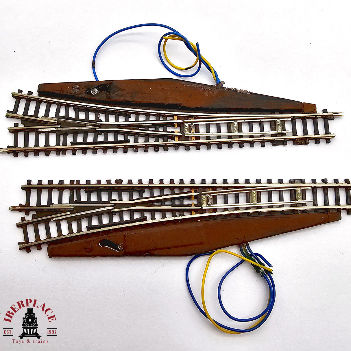 ♻️ 2da mano - Märklin 2x 8561 8564 desvíos izquierda y derecha Z escala 1:220 E14 8/13