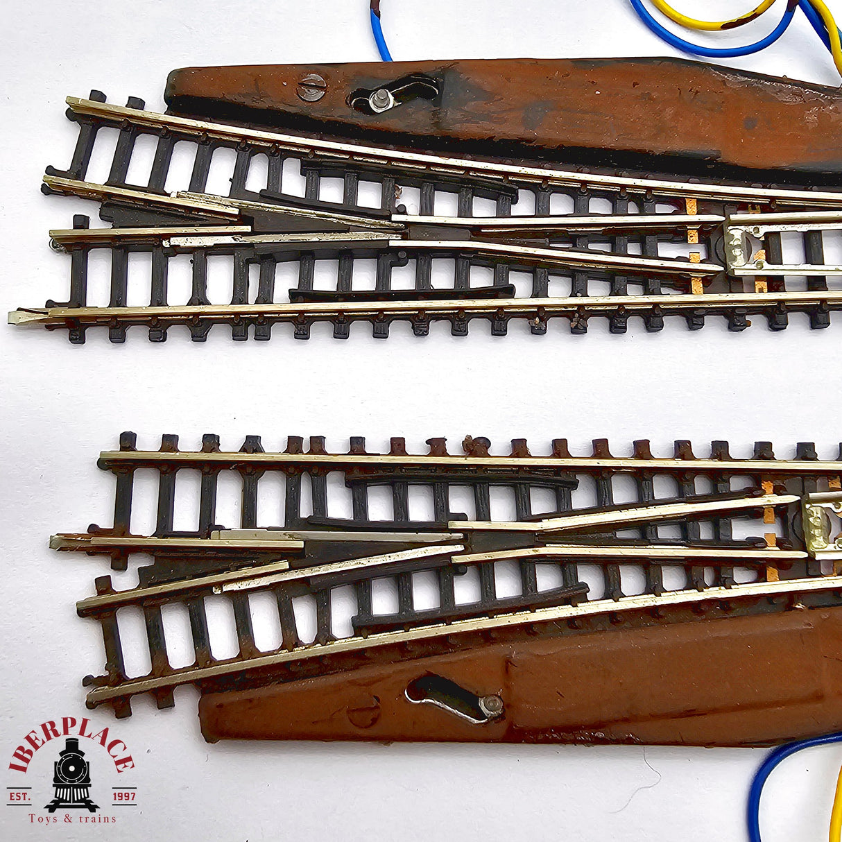 ♻️ 2da mano - Märklin 2x 8561 8564 desvíos izquierda y derecha Z escala 1:220 E14 8/13