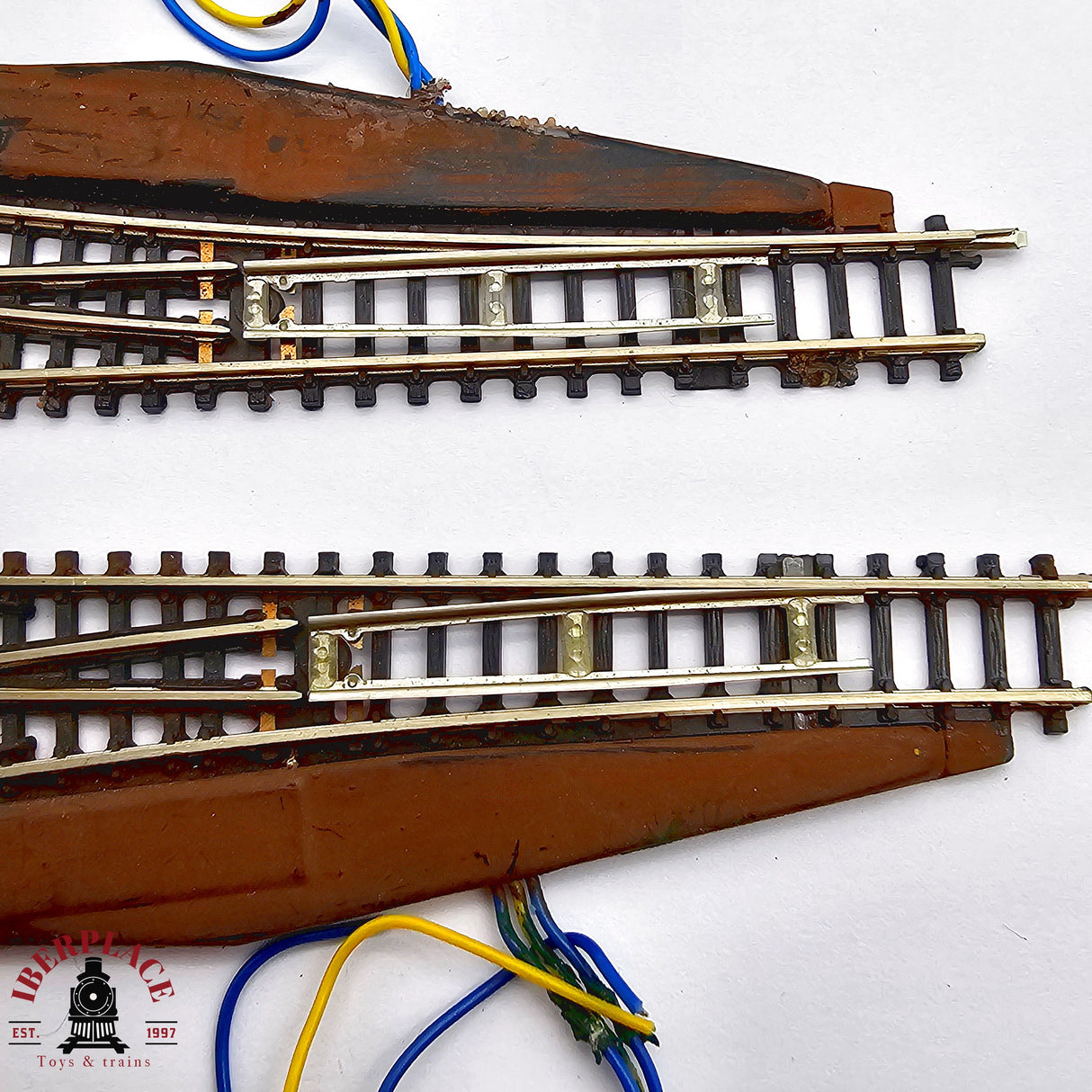 ♻️ 2da mano - Märklin 2x 8561 8564 desvíos izquierda y derecha Z escala 1:220 E14 8/13