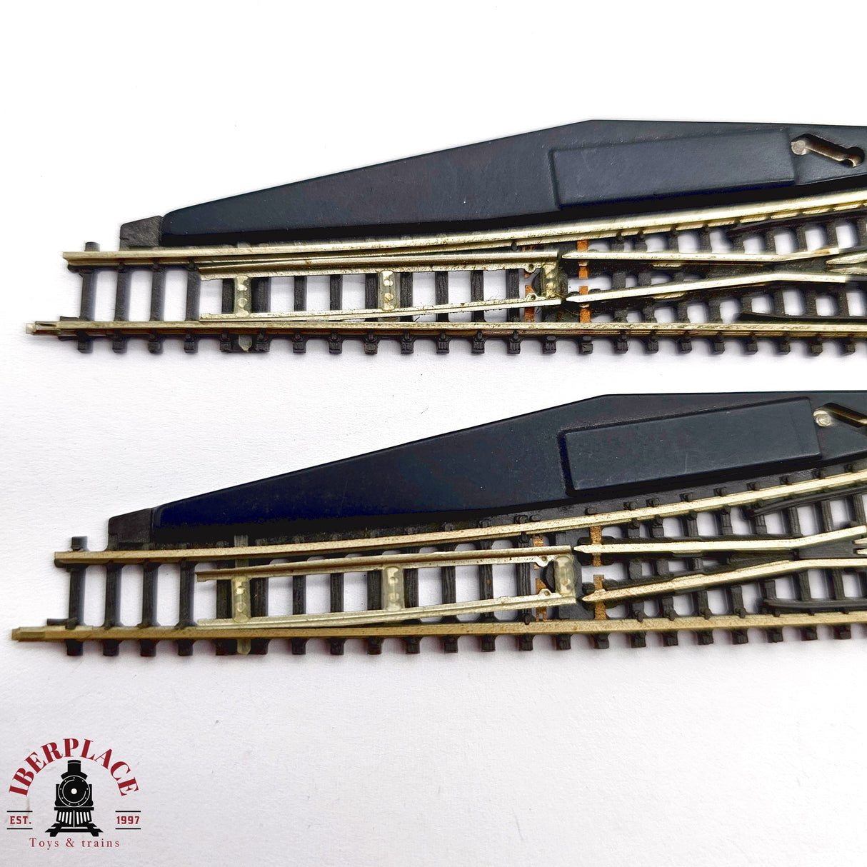 ♻️ 2da mano - Märklin 2x 8561 8564 desvíos a la izquierda Z escala 1:220 E14