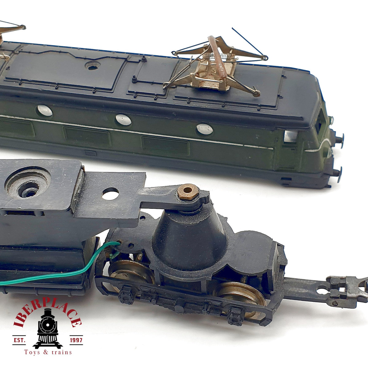 ♻️🧩 Lima locomotora eléctrica verde para repuestos o reparar Escala H0 1:87