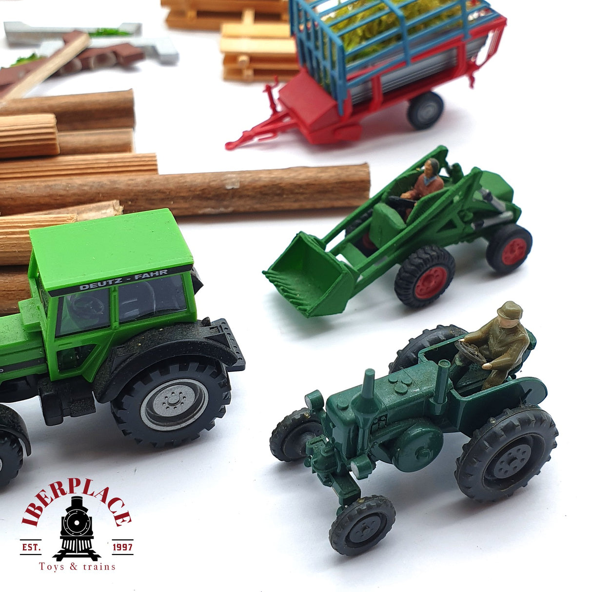 ♻️ 2da mano - Wiking palets madera troncos tractores para el campo H0 escala 1:87 EH010