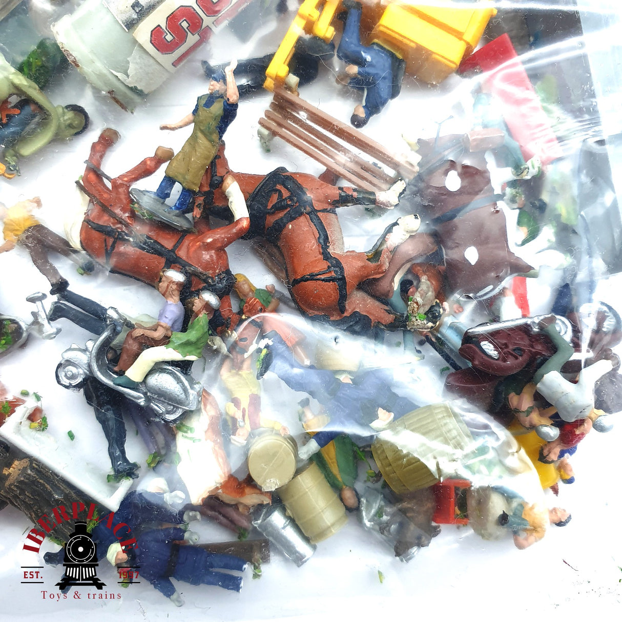 ♻️ 2da mano - Lote Figuras animales carroza bancos personas H0 escala 1:87 EH010