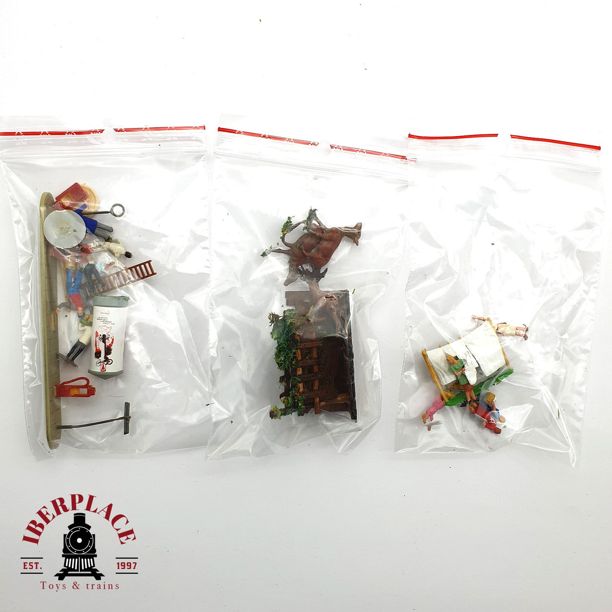 ♻️ 2da mano - Lote Figuras tendiendo la ropa parada gasolinera shell H0 escala 1:87 EH010