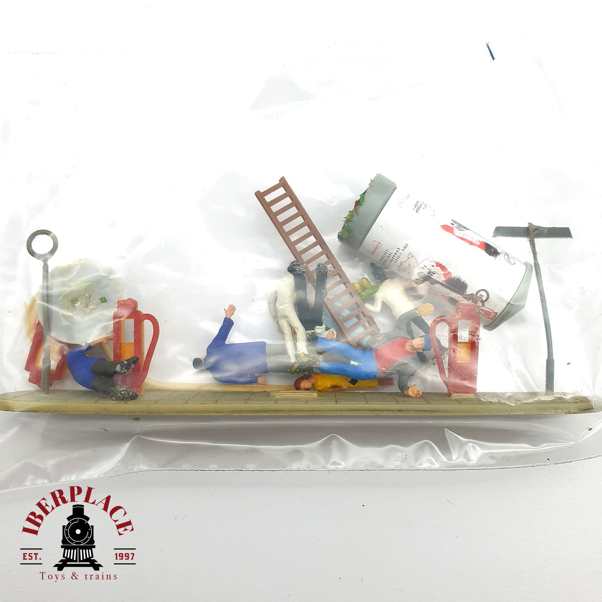 ♻️ 2da mano - Lote Figuras tendiendo la ropa parada gasolinera shell H0 escala 1:87 EH010