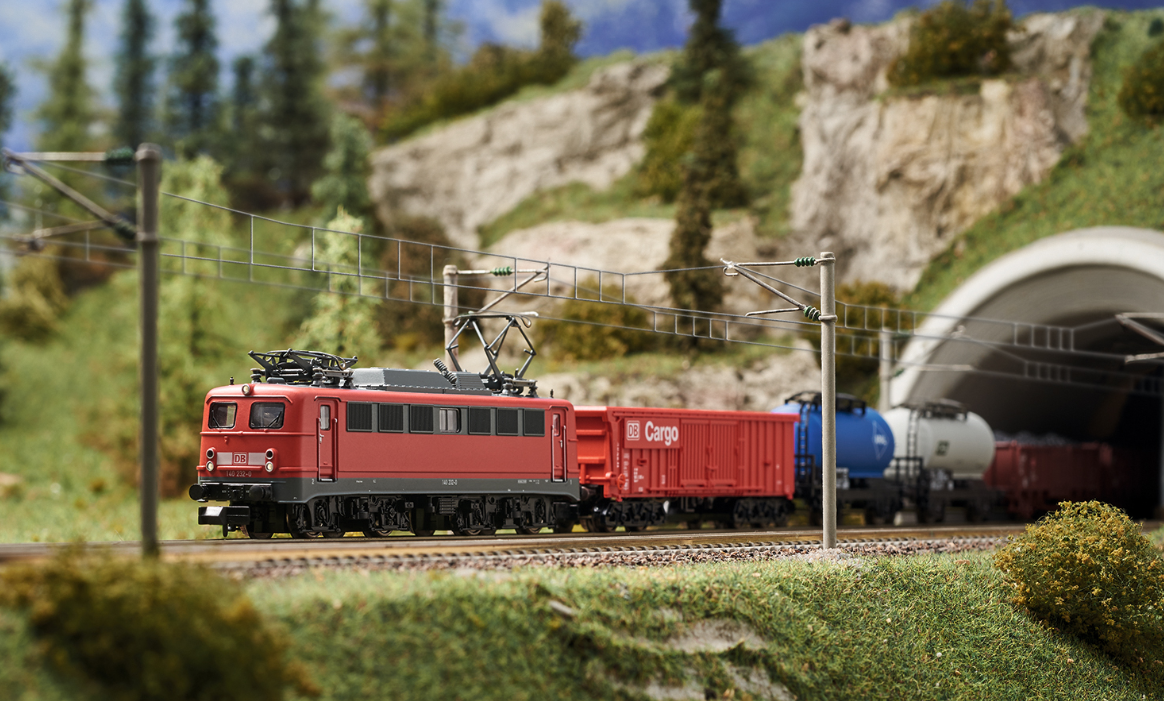 Minitrix 16405 Locomotora eléctrica de la serie 140 DB N escala 1:160