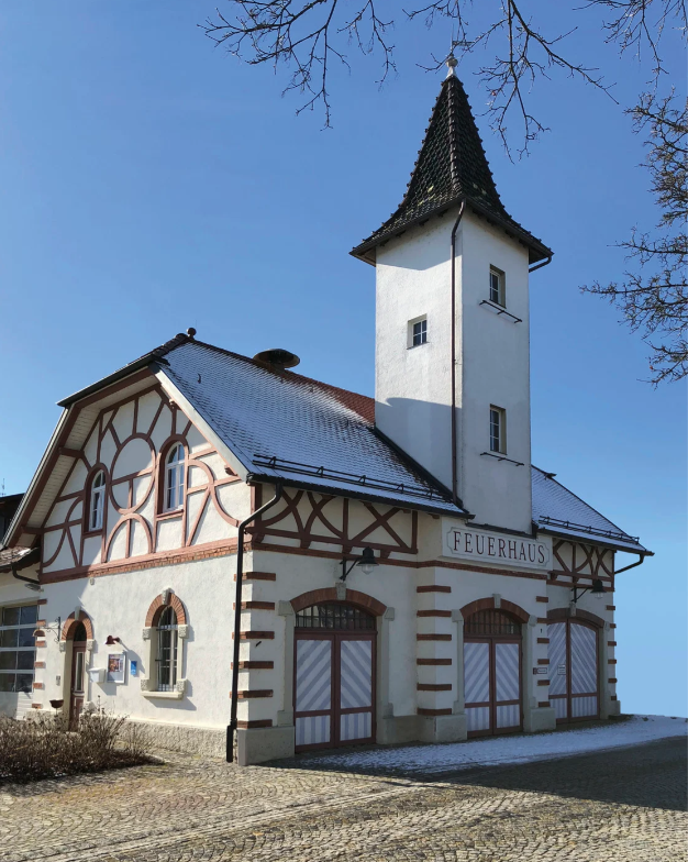 Noch 63380 Parque de bomberos con sirena microfónica N escala 1:160