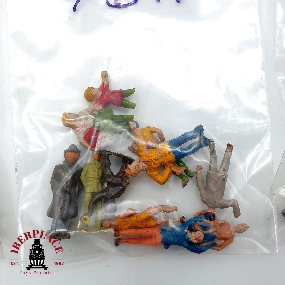 ♻️ 🚂 Lote figuras personas sentadas paseantes Escala H0 1:87