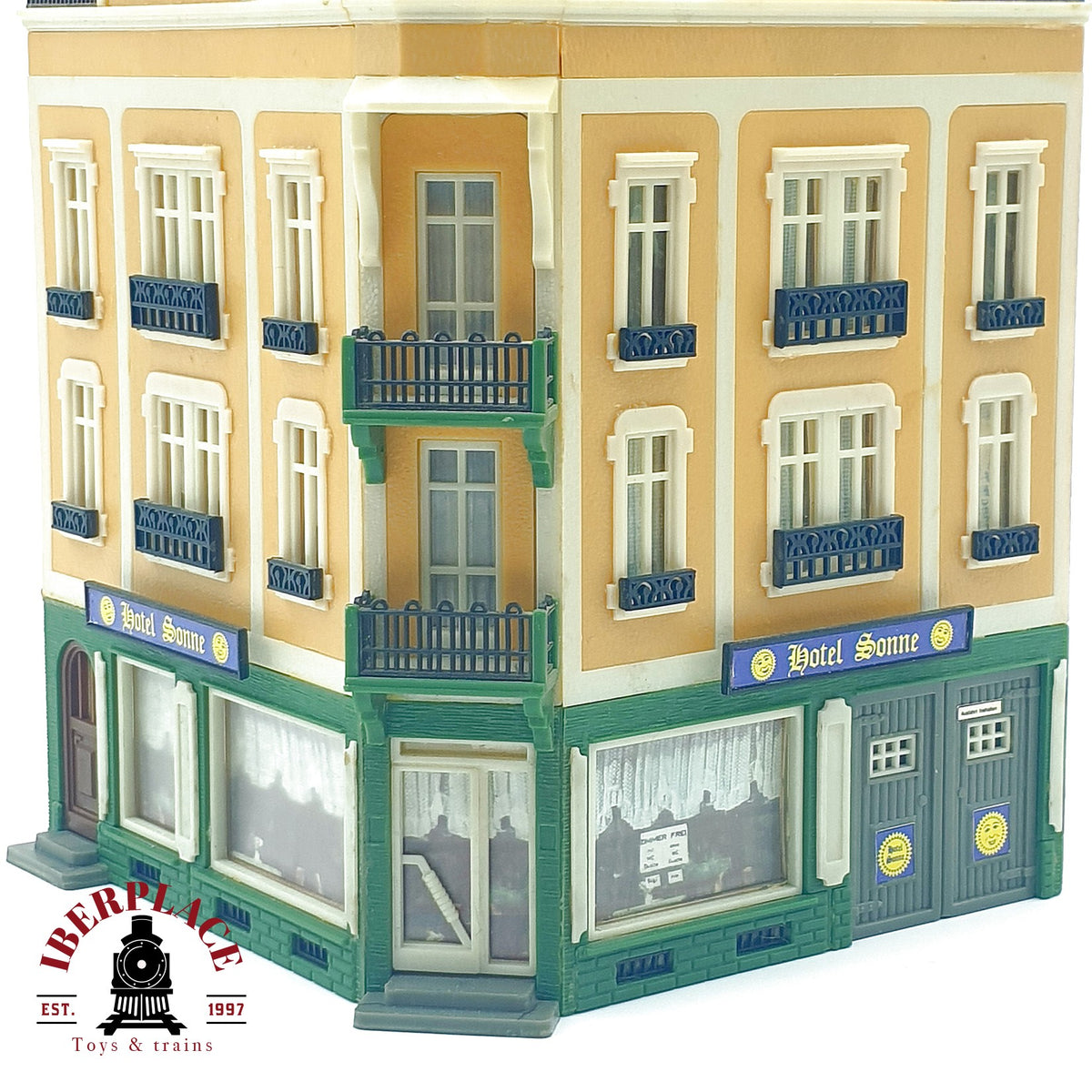 ♻️ Hotel Sonne edificio de esquina cúpula verde Escala H0 1:87