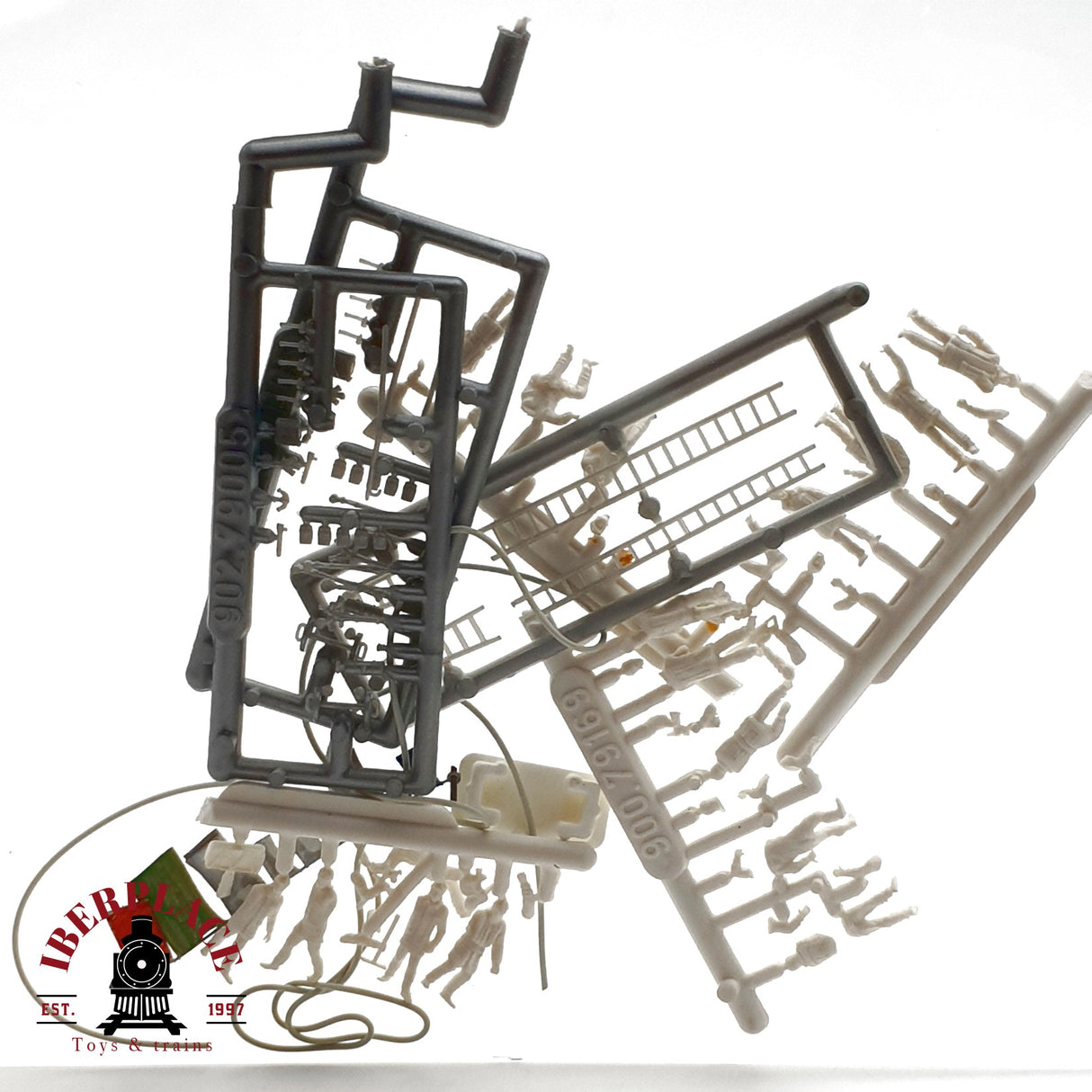 ♻️ Figuras de personas tendiendo la ropa escaleras etc para pintar N escala 1:160 E20