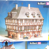 ♻️ Kibri 8462 Kit Pueblo con casas de entramado de madera y fuente H0 escala 1:87 E20