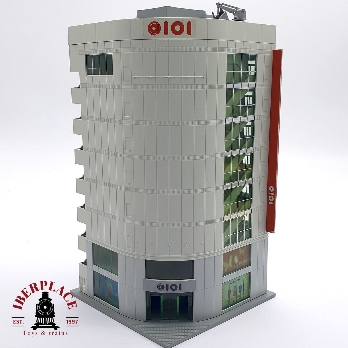 ♻️ Segunda mano - Kato 23-437 Edificio moderno con escaparates N escala 1:160