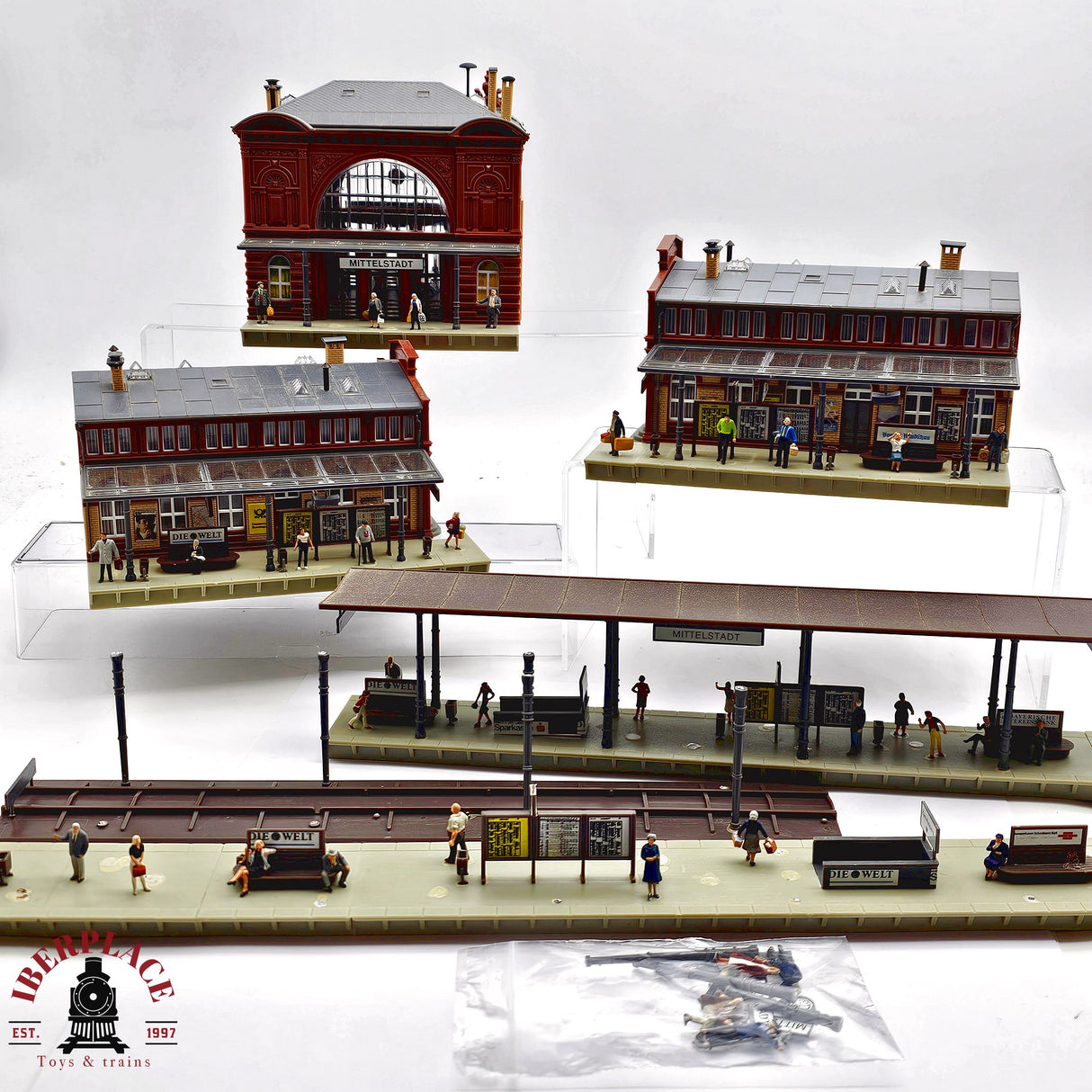 ♻️ 2da mano -  FALLER estación de tren Mittelstadt con plataformas y figuras H0 escala 1:87 A11