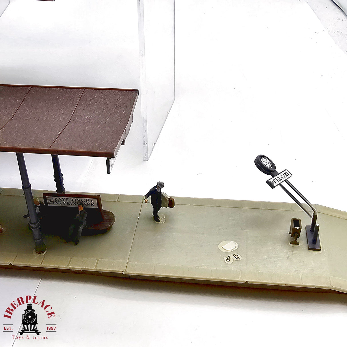 ♻️ 2da mano -  FALLER estación de tren Mittelstadt con plataformas y figuras H0 escala 1:87 A11
