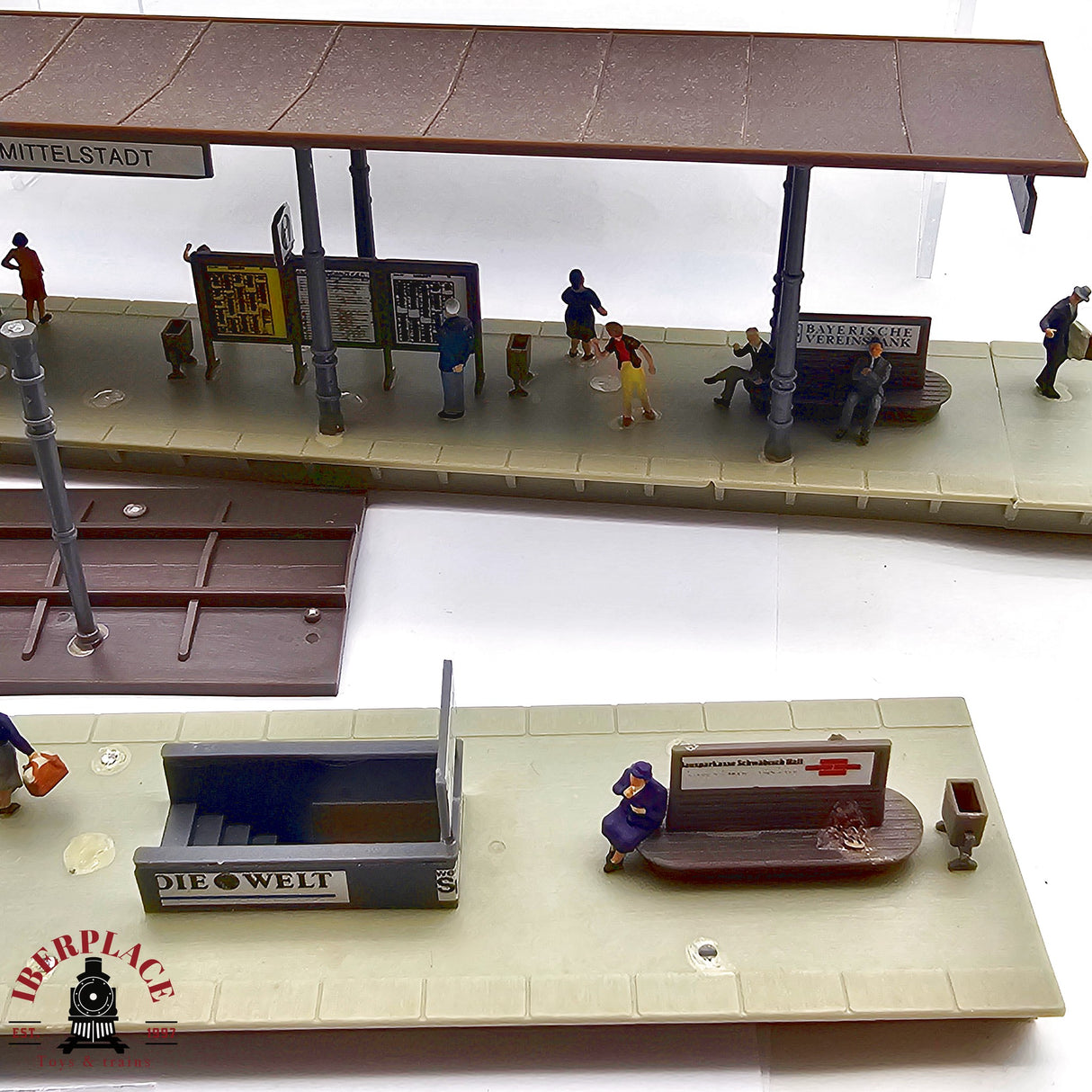 ♻️ 2da mano -  FALLER estación de tren Mittelstadt con plataformas y figuras H0 escala 1:87 A11