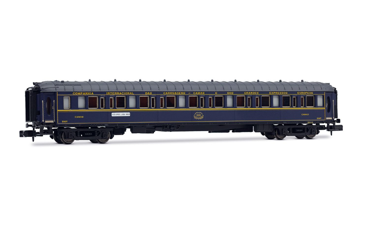 Arnold HN4487 set de 3 unidades “Sud-expreso”, set 2/2, compuesto por 1 x VPC Étoile du Nord + 2 x WL RENFE N escala 1:160