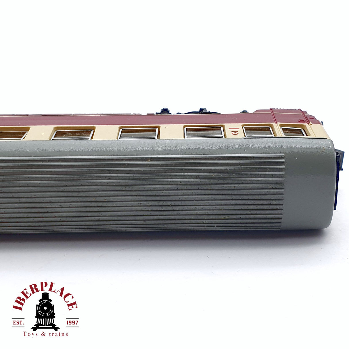 ♻️ 2da mano - Arnold 3771 vagón pasajeros clase 2 DB N escala 1:160