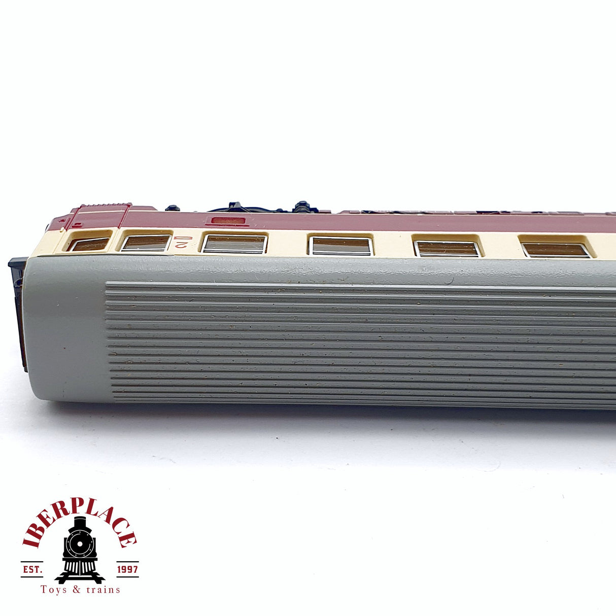 ♻️ 2da mano - Arnold 3771 vagón pasajeros clase 2 DB N escala 1:160