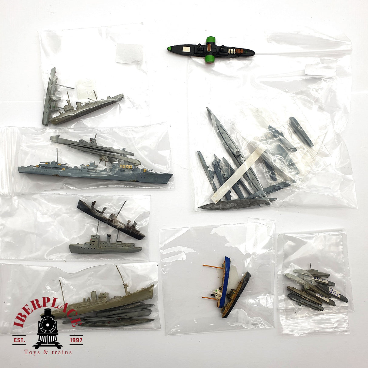 ♻️ WIKING - Antiguos barcos militares en metal 1:1200 ADT03