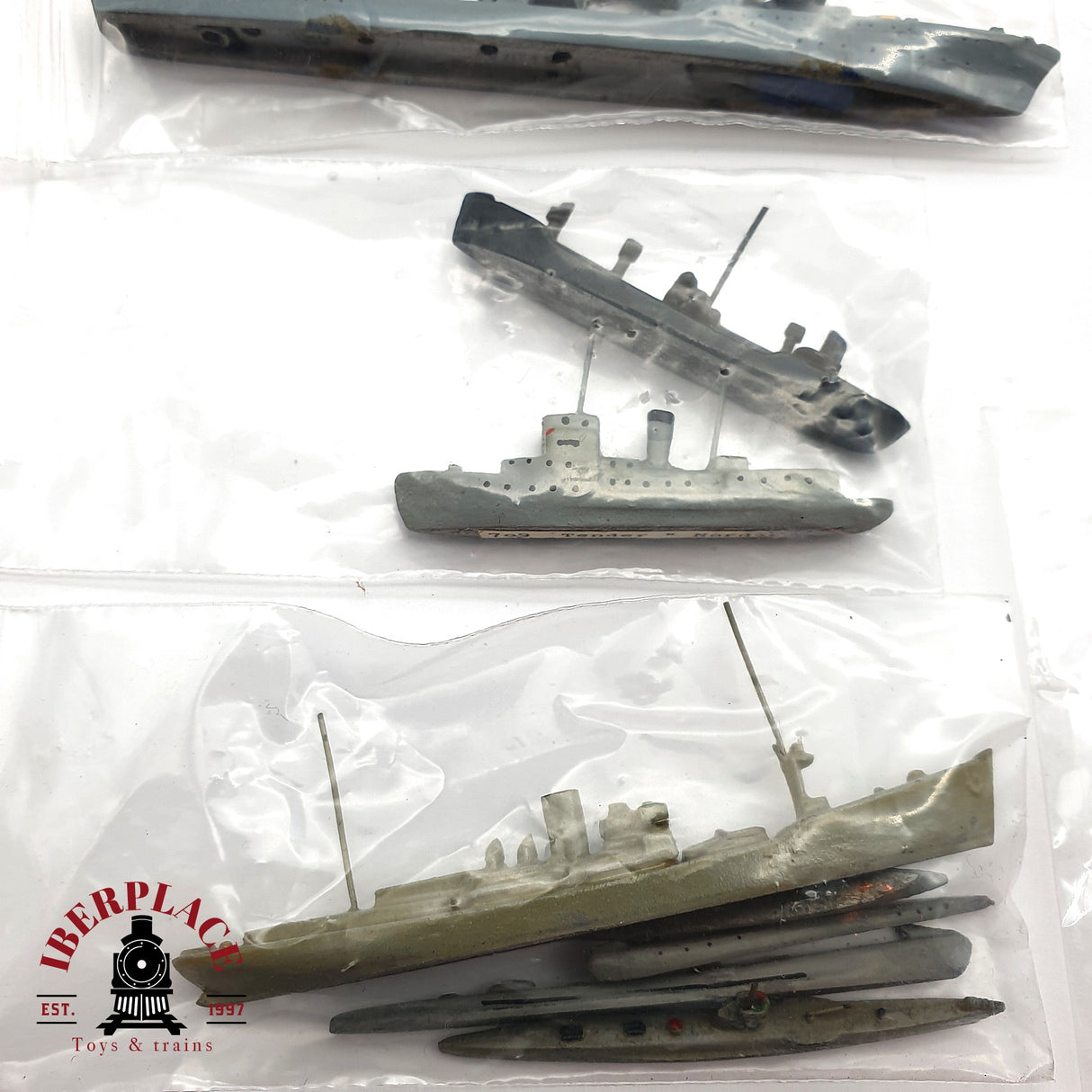 ♻️ WIKING - Antiguos barcos militares en metal 1:1200 ADT03