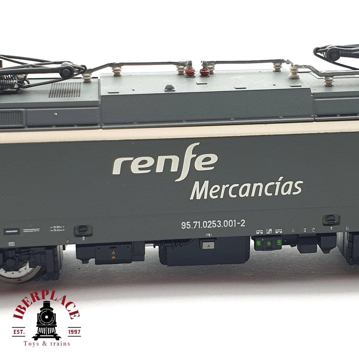 ♻️ 2da mano -  Arnold HN2107 Locomotora RENFE 253 001 N escala 1:160 AN10