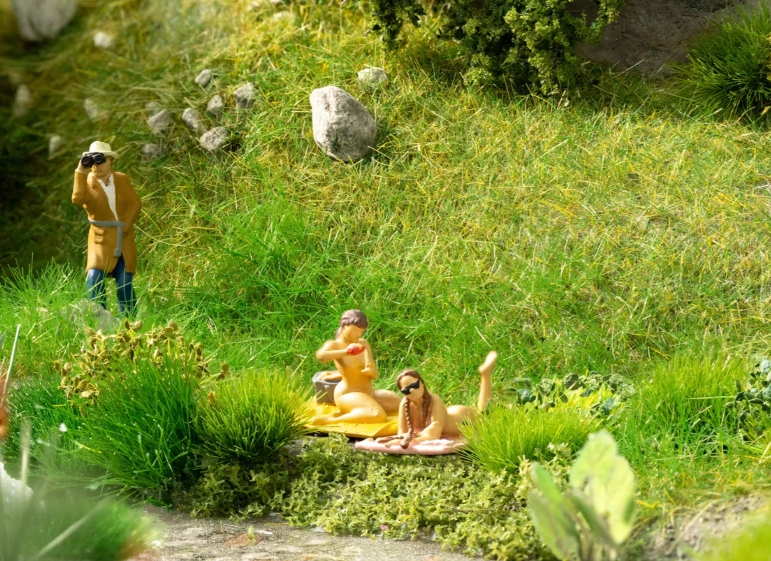 🆕 Noch - 16607 - Figuras "Hombre Curioso y Chicas Relajadas" - Escala H0 1:87