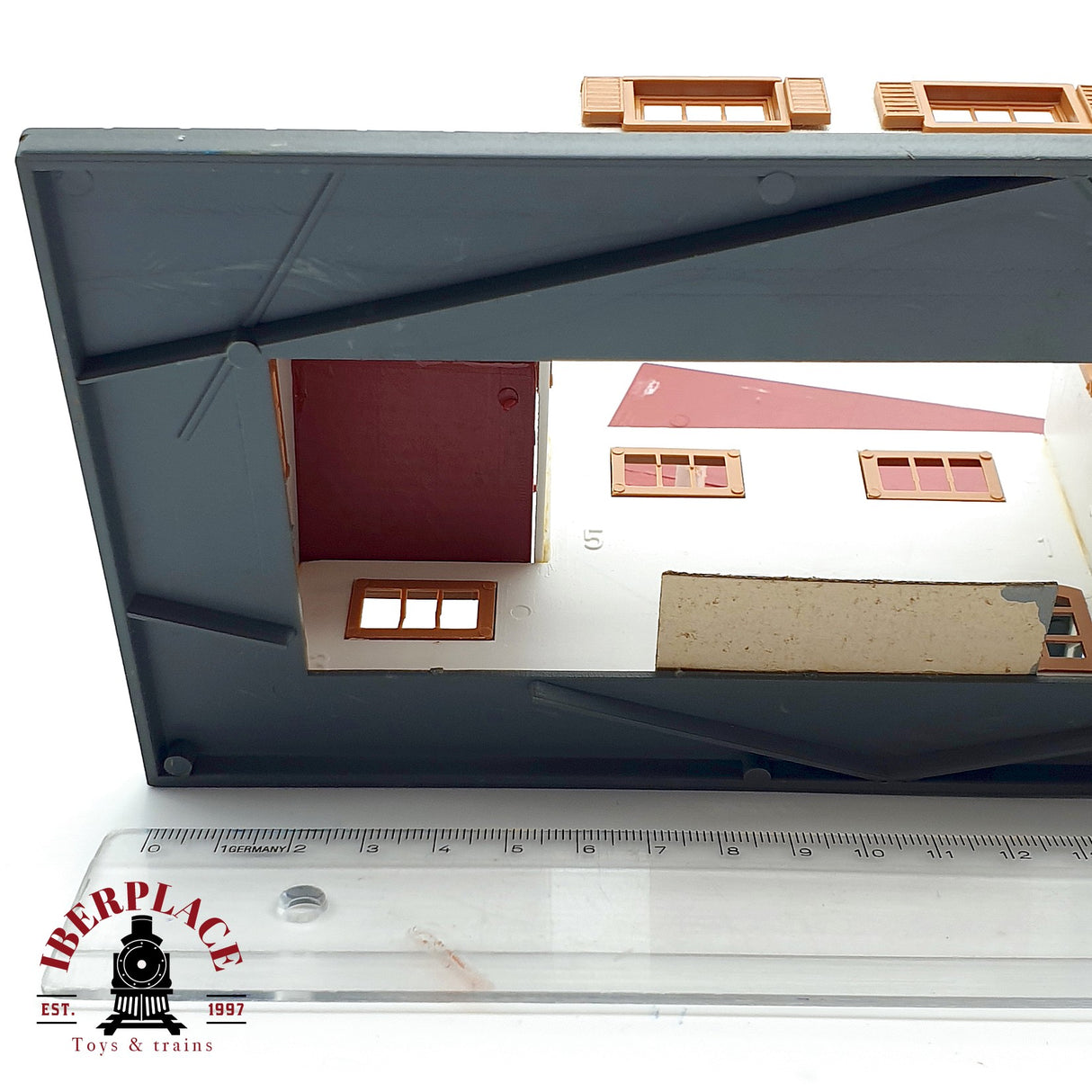 ♻️ Estación de tren de pueblo New Stadt H0 escala 1:87