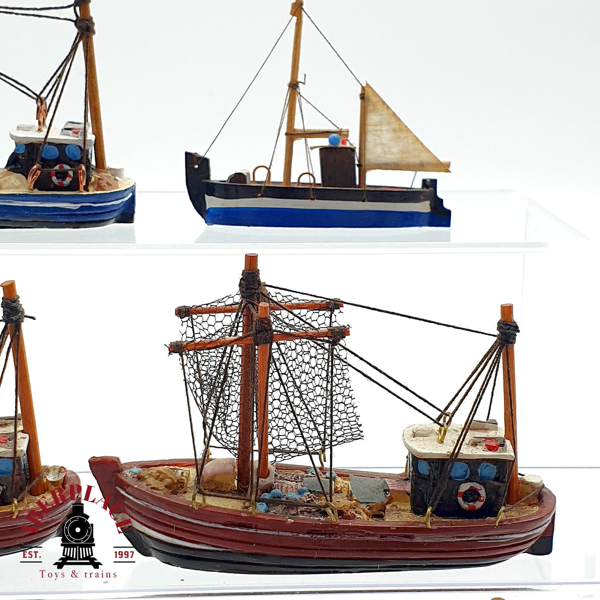 ♻️ 6x barcos de vela de madera y resina para decoración Ca1:100