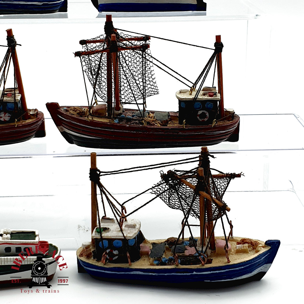 ♻️ 6x barcos de vela de madera y resina para decoración Ca1:100